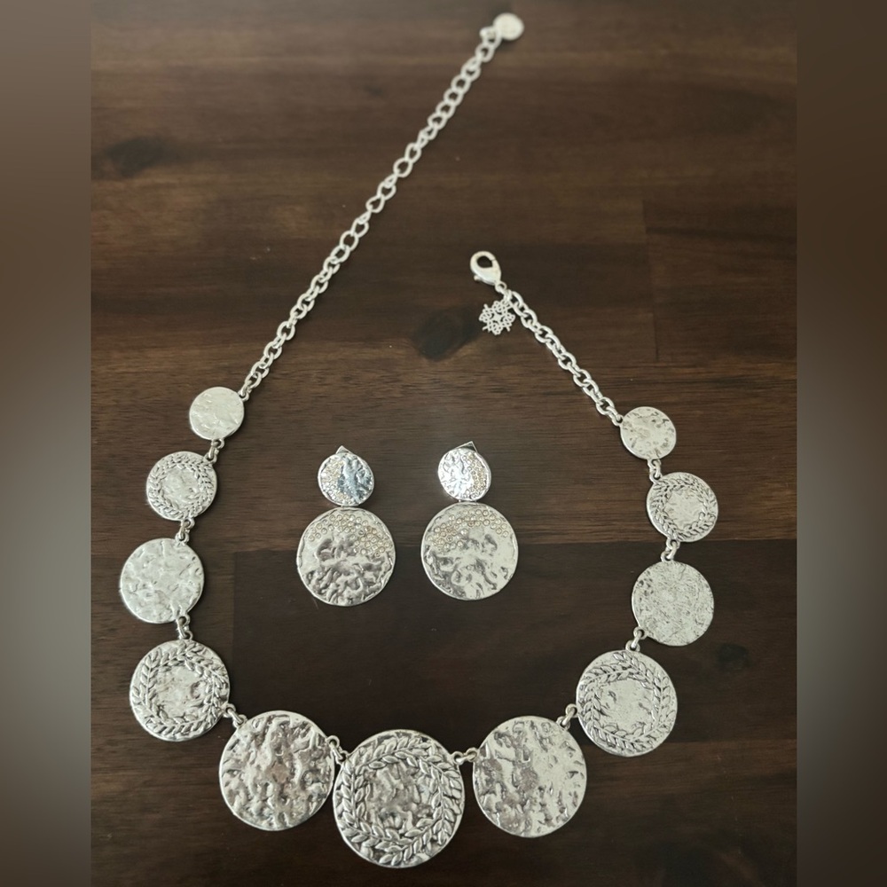 Elegant Silver Necklace and Earring Set